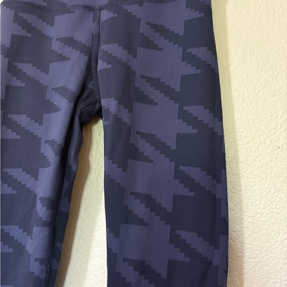 Alo Yogo Airbrush Blue Houndstooth Pattern Full Length Leggings. Size Small - Picture 4 of 11